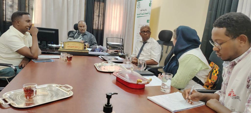 مدير عام الصحة بالقضارف يبحث مكافحة الكبد الوبائي ويجتمع مع منظمة أطباء بلا حدود الهولندية