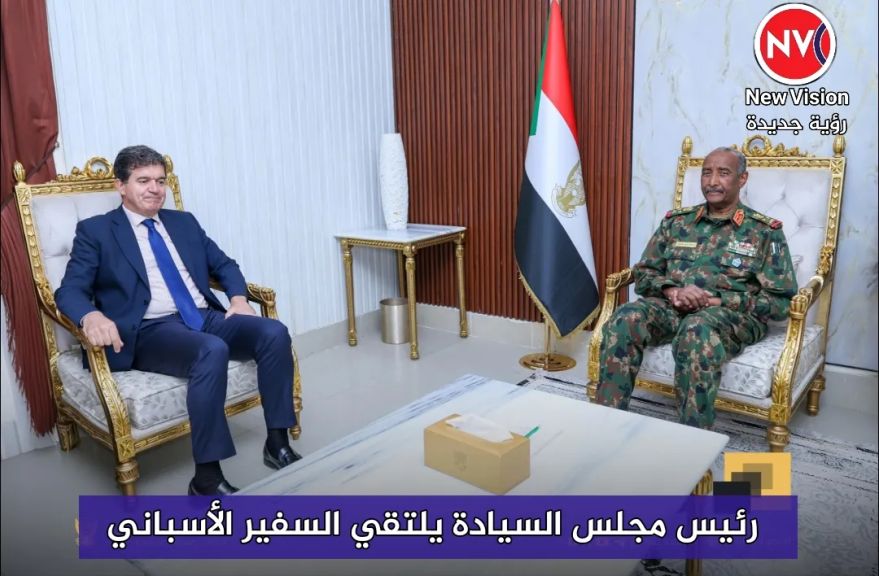رئيس مجلس السيادة يلتقي السفير الأسباني